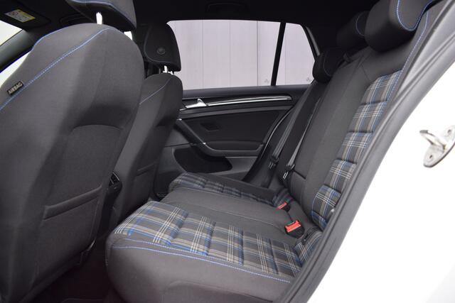 Volkswagen GOLF 1.4 TSi Automaat GTE LED | Sportstoelen | Telefonie | 18 Inch LMV | Dealer Onderhouden!!