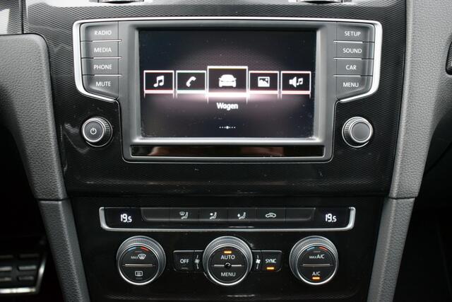 Volkswagen GOLF 1.4 TSi Automaat GTE LED | Sportstoelen | Telefonie | 18 Inch LMV | Dealer Onderhouden!!