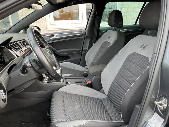 Volkswagen GOLF Variant 1.5 TSI R-Line / AUTOMAAT/ 2X R-LINE/ TREKHAAK/ DIGITAL DASH/ ACC/ DAB/ NAVI/ APP-CONNECT/ PARK. SENSOREN + CAMERA/ CLIMA/ STOELVERWARMING