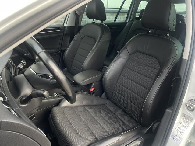 Volkswagen GOLF Variant 1.4 TSI Connected Series R-Line | Trekhaak | Navi | Camera | PDC | Carplay | Cruise