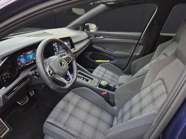 Volkswagen GOLF 1.4 eHybrid GTE 245PK / Pano / HUD / Keyless