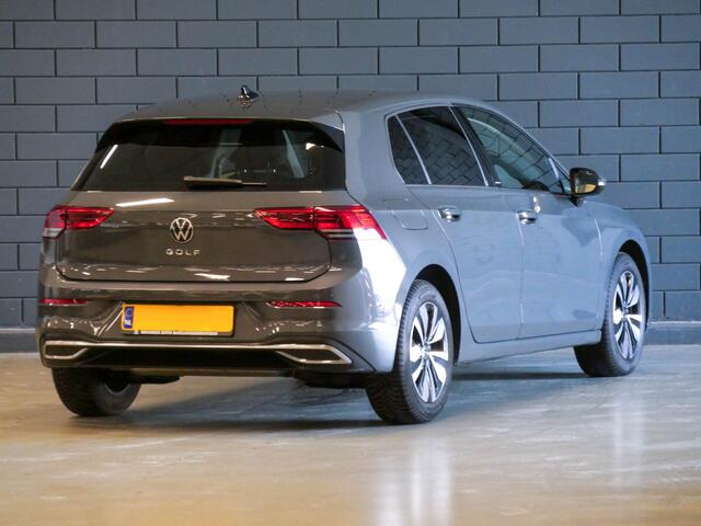 Volkswagen GOLF 1.5 TSI Life Business | NAVIGATIE | CARPLAY |