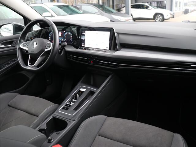 Volkswagen GOLF 1.5 eTSI Style I Navi I Ergostoel I LED I Camera