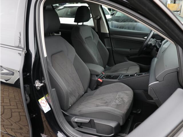 Volkswagen GOLF 1.5 eTSI Style I Navi I Ergostoel I LED I Camera