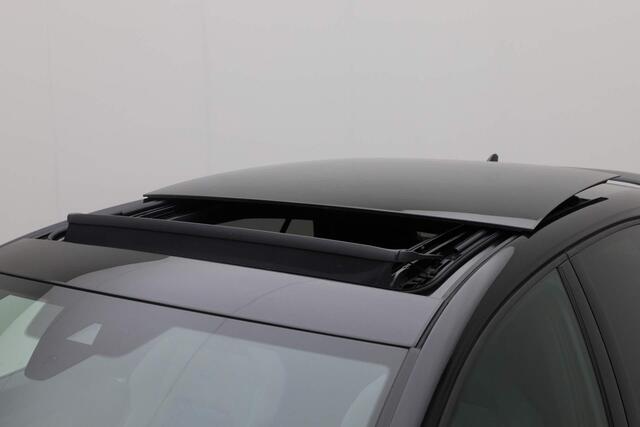 Volkswagen GOLF 2.0 TSI 333PK DSG R 4Motion | Pano | Harman/Kardon | Adaptief onderstel | IQ Light | Keyless | Camera | 19 inch | HUD