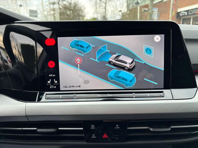 Volkswagen GOLF 1.0 eTSI Life Business