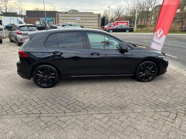 Volkswagen GOLF 1.0 eTSI Life Business