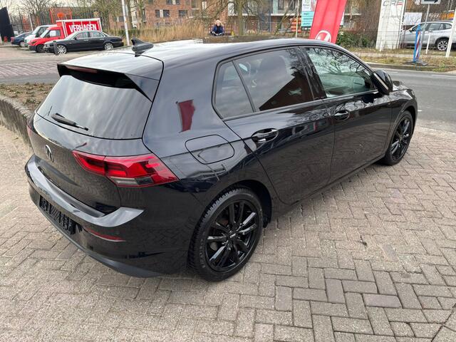 Volkswagen GOLF 1.0 eTSI Life Business