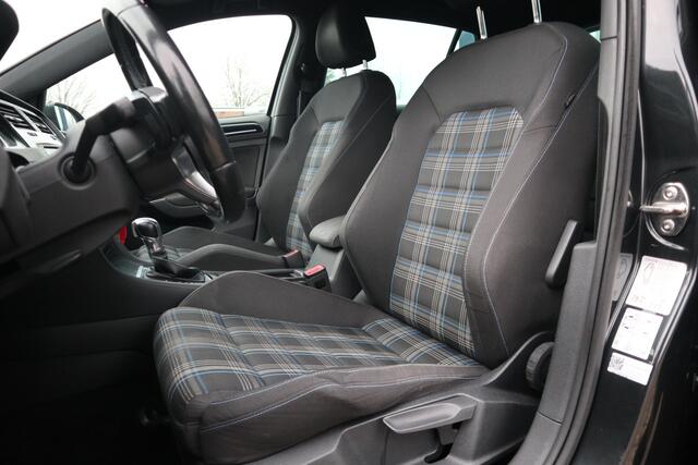 Volkswagen GOLF 1.4 TSI GTE Connected Series | Navigatie | Climate Control | APK 31-01-2026 |