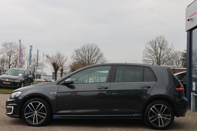 Volkswagen GOLF 1.4 TSI GTE Connected Series | Navigatie | Climate Control | APK 31-01-2026 |