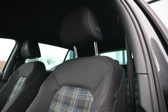 Volkswagen GOLF 1.4 TSI GTE Connected Series | Navigatie | Climate Control | APK 31-01-2026 |