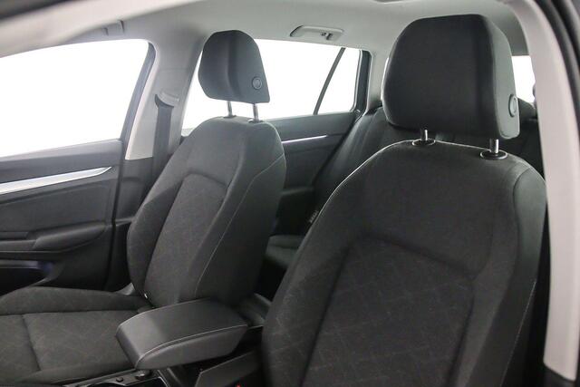 Volkswagen GOLF Variant Life 1.0 eTSI 110pk DSG Automaat Adaptive cruise control, Parkeersensoren, Navigatie, Stoelverwarming, App connect, Airco, DAB, Radio, Stuurwiel verwarmd