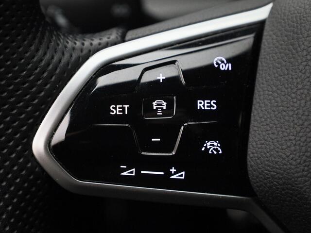 Volkswagen GOLF Variant 1.5TSI/130PK R-Line · Navigatie · Parkeersensoren + camera · LED