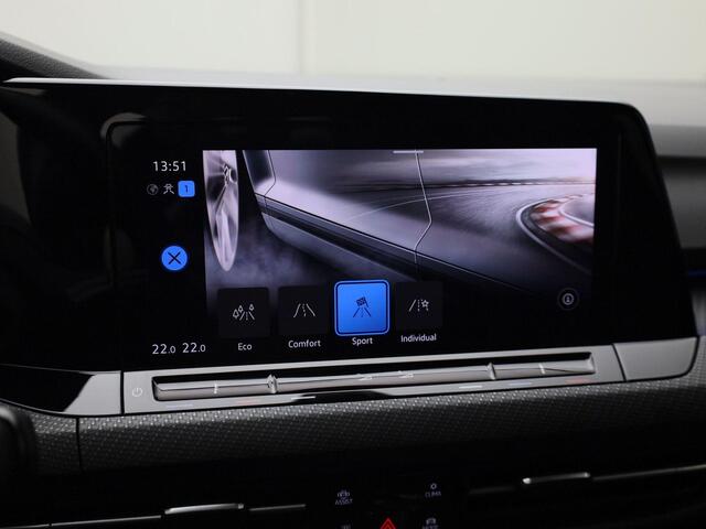 Volkswagen GOLF Variant 1.5TSI/130PK R-Line · Navigatie · Parkeersensoren + camera · LED