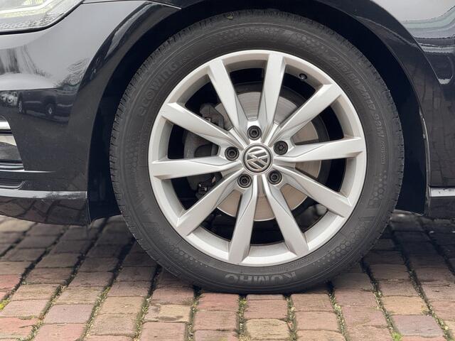 Volkswagen GOLF 1.5 TSI Highline | ACC | Stoelverwarming | LED