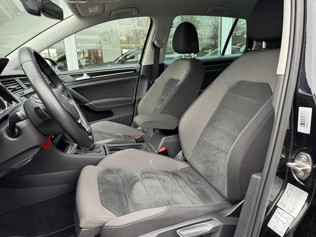 Volkswagen GOLF 1.5 TSI Highline | ACC | Stoelverwarming | LED