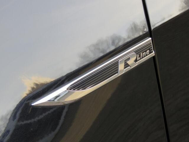 Volkswagen GOLF 1.5 TSI 150pk Highline Business R-Line / Led / Navi / BOVAG gara