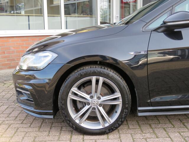 Volkswagen GOLF 1.5 TSI 150pk Highline Business R-Line / Led / Navi / BOVAG gara