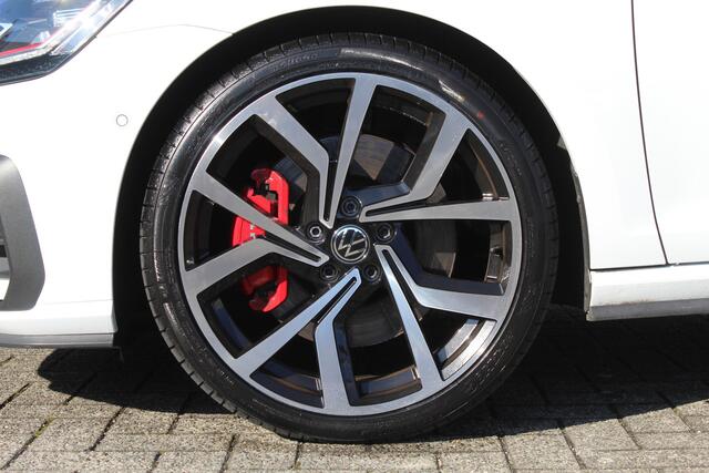 Volkswagen GOLF 2.0 TSI GTI Performance Automaat/Virtueel cockpit/Navigatie/Cruise control adaptief/Stoelverwarming/Achteruitrijcamera/LED koplampen/Park assist/Lichtmetalen velgen