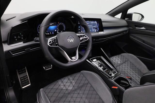Volkswagen GOLF 1.5 eTSI 150 pk DSG R-Line Business | Panoramadak | IQ Light | Achteruitrijcamera | Stuur-/stoelverwarming
