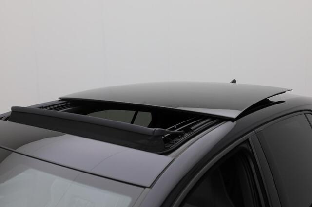 Volkswagen GOLF 1.5 eTSI 150 pk DSG R-Line Business | Panoramadak | IQ Light | Achteruitrijcamera | Stuur-/stoelverwarming