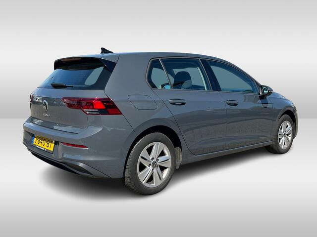 Volkswagen GOLF 1.5 TSI Life / Navigatie / Achteruitrij camera / Parkeersensoren V+A / App connect /