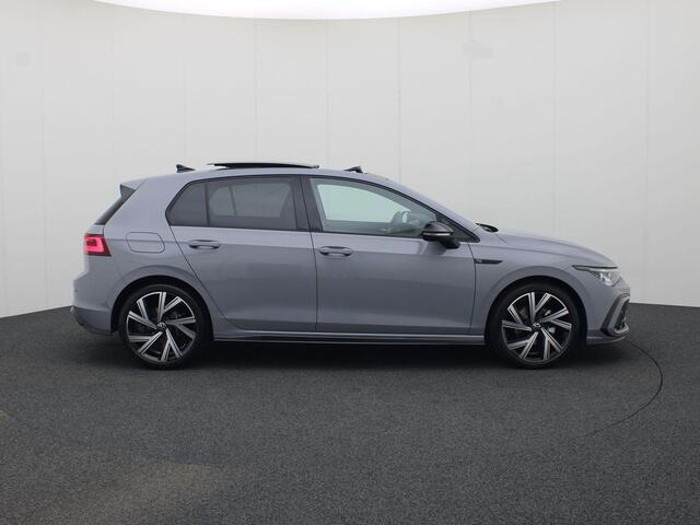 Volkswagen GOLF 1.5eTSI/150PK R-Line Blackstyle DSG · Panoramadak · Navigatie · Parkeersensoren + camera · Garantie tot maart 2026