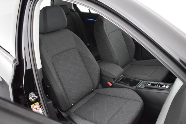 Volkswagen GOLF 1.0 eTSI 110pk DSG Life Camera Navigatie Virtual Cockpit