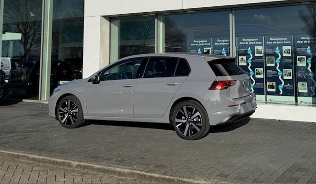 Volkswagen GOLF Life Edition 1.5 eHybrid 150 kW / 204 pk | 18" Velgen | Camera | Cruise Control Adaptief | Keyless | Digitale Cockpit |