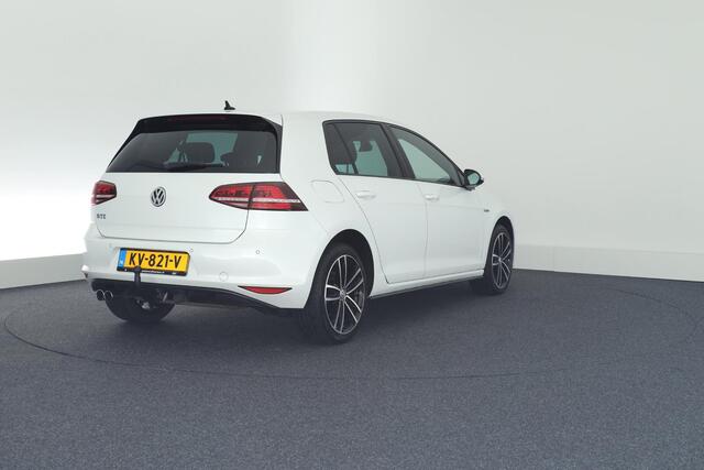 Volkswagen GOLF 1.4 TSI 204pk GTE Connected Series Trekhaak Camera Navigatie