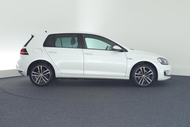 Volkswagen GOLF 1.4 TSI 204pk GTE Connected Series Trekhaak Camera Navigatie