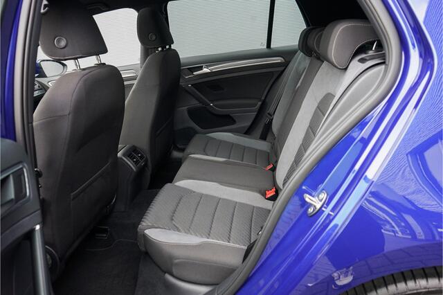 Volkswagen GOLF 1.4 TSI Highline R-Line Pano Dynaudio ACC NL Auto