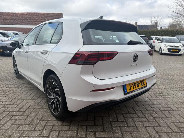 Volkswagen GOLF 1.5 TSI 131 PK | Life | Navigatie |
