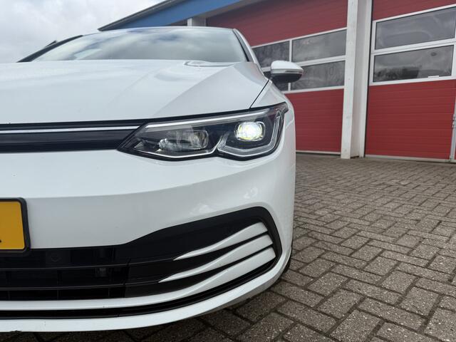 Volkswagen GOLF 1.5 TSI 131 PK | Life | Navigatie |