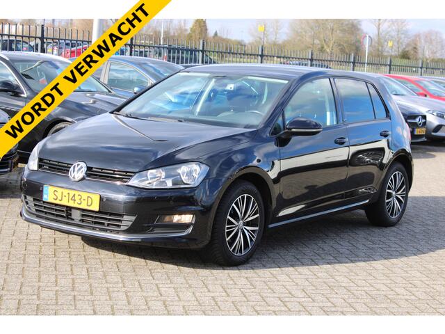 Volkswagen GOLF 1.2 TSI Connected Series NAVI ADAP. CRUISE PDC V&A