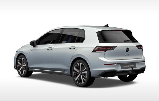 Volkswagen GOLF 1.5 eHybrid GTE I Navigatie I Head-up display I 360 Camera I Black Style I Trekhaak I
