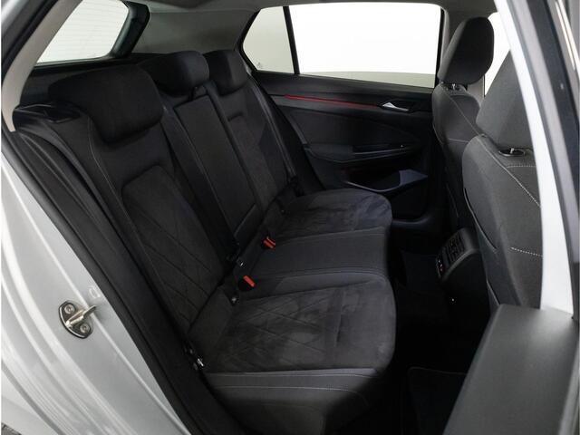 Volkswagen GOLF 1.4 eHybrid 204 PK Style | Achteruitrijcamera | Stoel & Stuurverwarming | Elek. stoel | Navigatie |