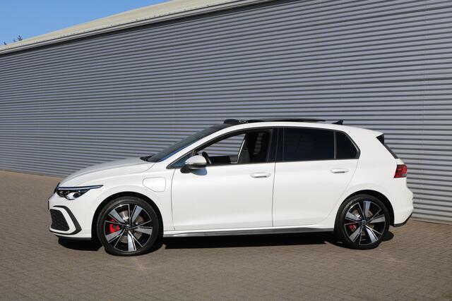 Volkswagen GOLF 1.4 eHybrid GTE (Panoramadak Sportinterieur Carplay ACC Full-Led 19InchLMV PrivacyGlass Pdc V+A)