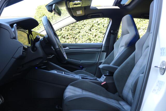 Volkswagen GOLF 1.4 eHybrid GTE (Panoramadak Sportinterieur Carplay ACC Full-Led 19InchLMV PrivacyGlass Pdc V+A)