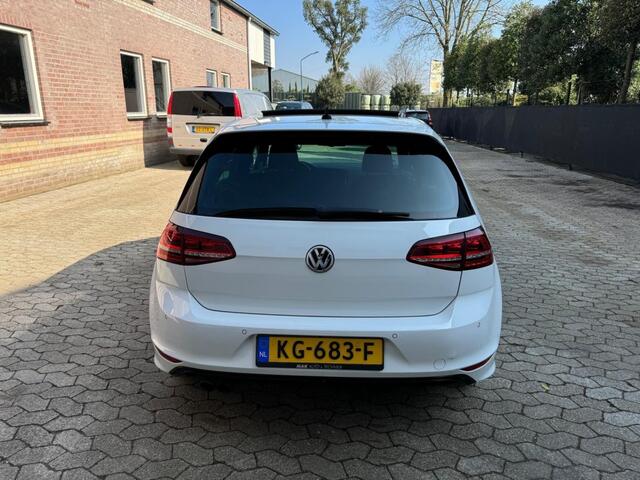 Volkswagen GOLF 1.4 3x R-line Pano Dynaudio 18'' ACC ambient