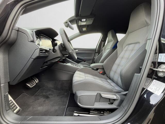 Volkswagen GOLF GTE 1.4 TSI 245pk eHybrid / Head Up / Navigatie / Stoelverwarming / Wordt Verwacht