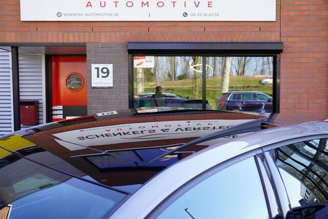 Volkswagen GOLF 1.4 TSI GTE Connected Series / Panoramadak / Stoelverwarming / Leer / NL / Klep Uitlaat / Alcantara stuur /