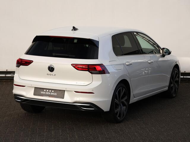 Volkswagen GOLF 1.4 eHybrid Style 204PK Automaat | Navigatie | Stoelverwarming | | Stuurverwarming | Keyless | Led | Spiegelpakket | Side assist