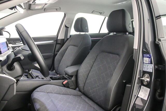 Volkswagen GOLF Life 1.5 TSI 130pk Adaptive cruise control, Navigatie, Parkeersensoren, Airco, DAB, Radio, App connect, LED koplampen, Keyless start