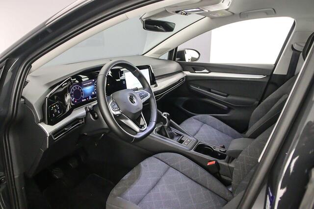 Volkswagen GOLF Life 1.5 TSI 130pk Adaptive cruise control, Navigatie, Parkeersensoren, Airco, DAB, Radio, App connect, LED koplampen, Keyless start