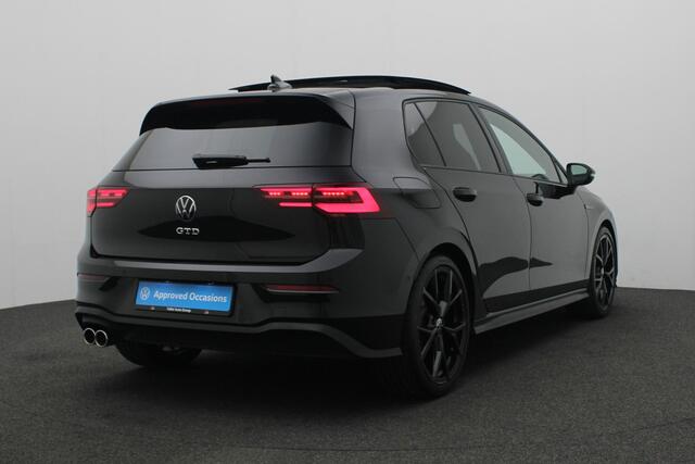 Volkswagen GOLF GTD 2.0 TDI 147 kW / 200 pk DSG | Black Style | Pano | Standkachel | 19 inch | IQ Light | Keyless | Navi Discover Pro | Leer | Keyless | Camera