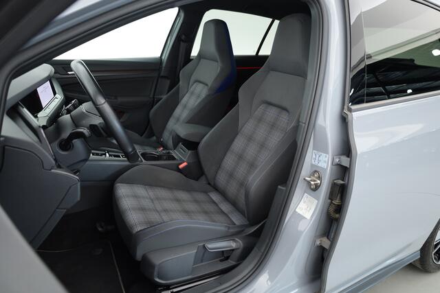 Volkswagen GOLF 1.4 eHybrid GTE | Navi | Mistlampen | Apple CarPlay | Stoel- Stuurverw. | IQ. Light |