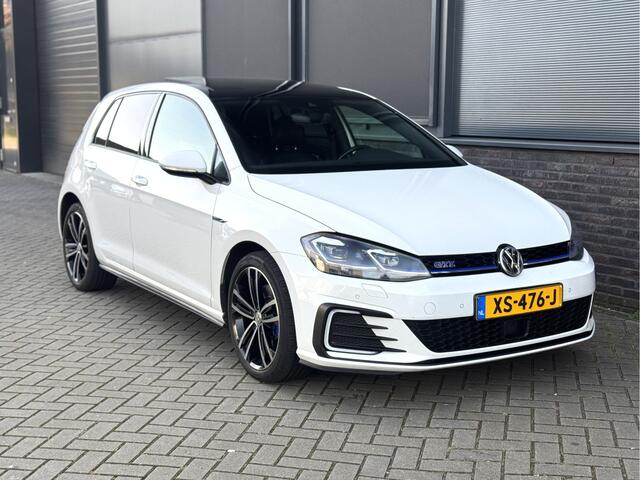Volkswagen GOLF GTE 1.4 TSI PHEV | Pano | Leder | Stoelverw.