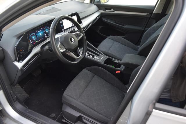 Volkswagen GOLF Variant 1.0 eTSI Life DSG met Winterpack/Carplay/Nav/Pdc