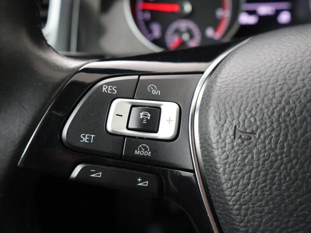 Volkswagen GOLF 1.0 TSI Comfortline Business | 110 PK | Adaptive Cruisecontrol | Stoelverwarming | Apple CarPlay/ Android auto